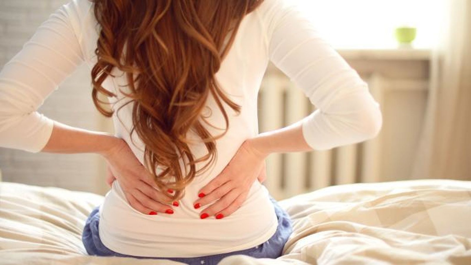 Dolor de espalda: éstos son los mejores alimentos para combatirlo (y los que debes evitar)