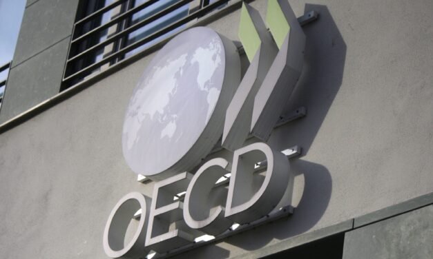 Presidente de Costa Rica promulga adhesión a la OCDE