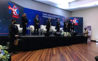 CRECEX ORGANIZO FORO CON CANDIDATOS A LA PRESIDENCIA DE LA REPUBLICA
