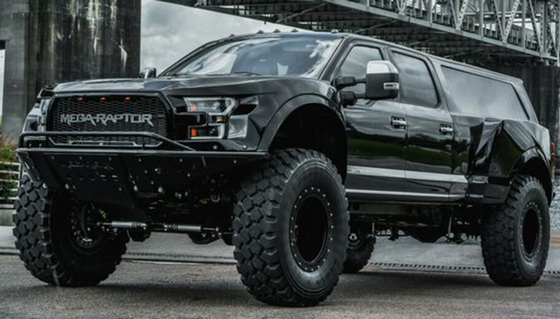 MegaRexx SVN Custom: La evolución del Raptor para 10 ocupantes